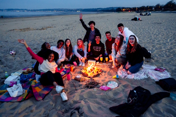 C:\Users\zhanglei\Desktop\下载图片\8574-Swansea-University-beach-photoshoot-0121.jpg